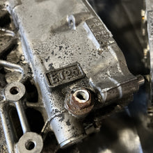Load image into Gallery viewer, 04-21 SUBARU WRX STI OEM CASE HALVES BARE BLOCK SET 07 139k BLOCK ASSEMBLY STOCK