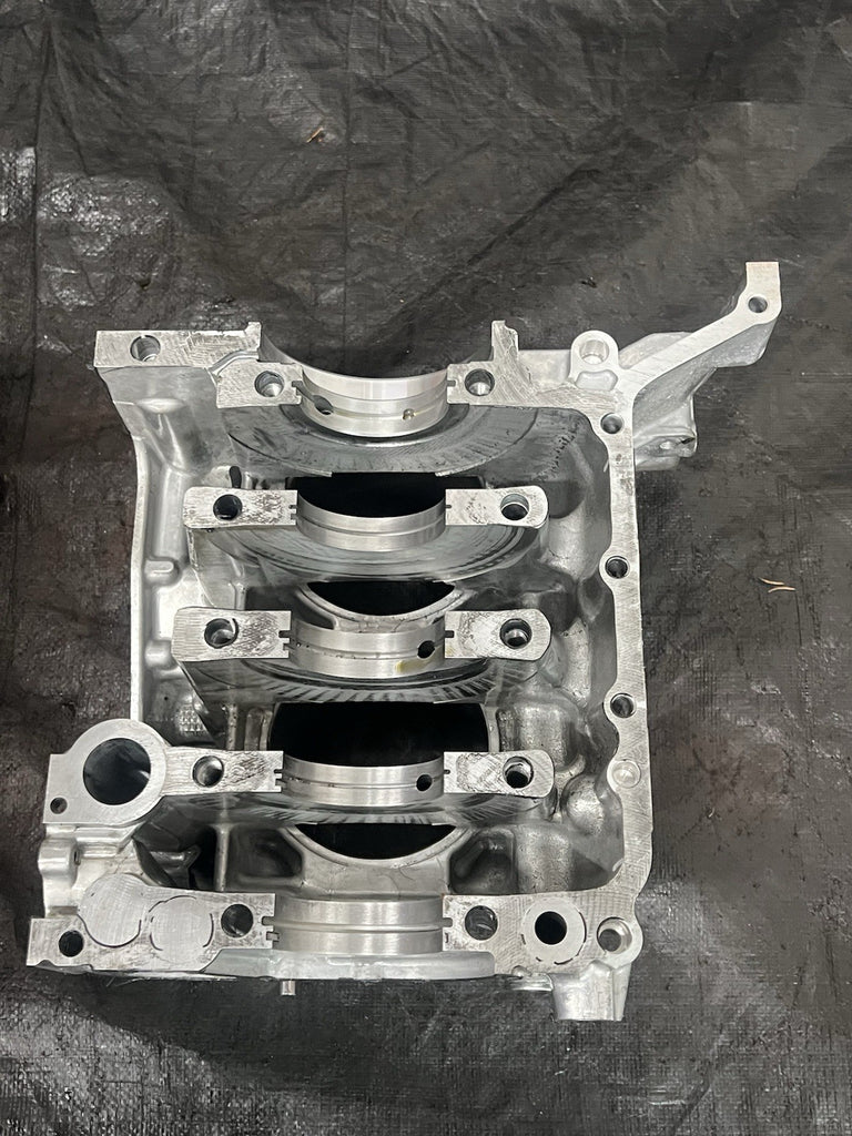 04-21 SUBARU WRX STI OEM CASE HALVES BARE BLOCK SET BLOCK ASSEMBLY STOCK #212661