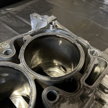 Load image into Gallery viewer, 04-21 SUBARU WRX STI OEM CASE HALVES BARE BLOCK SET 07 139k BLOCK ASSEMBLY STOCK