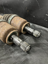 Load image into Gallery viewer, 2004 Subaru Impreza WRX STI Rear Axles Left/Right PAIR #518682