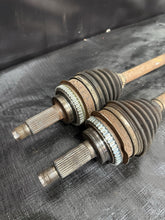 Load image into Gallery viewer, 2004 SUBARU WRX STI OEM 6SPD LH RH FRONT AXLE AXLES SHAFT PAIR #500989
