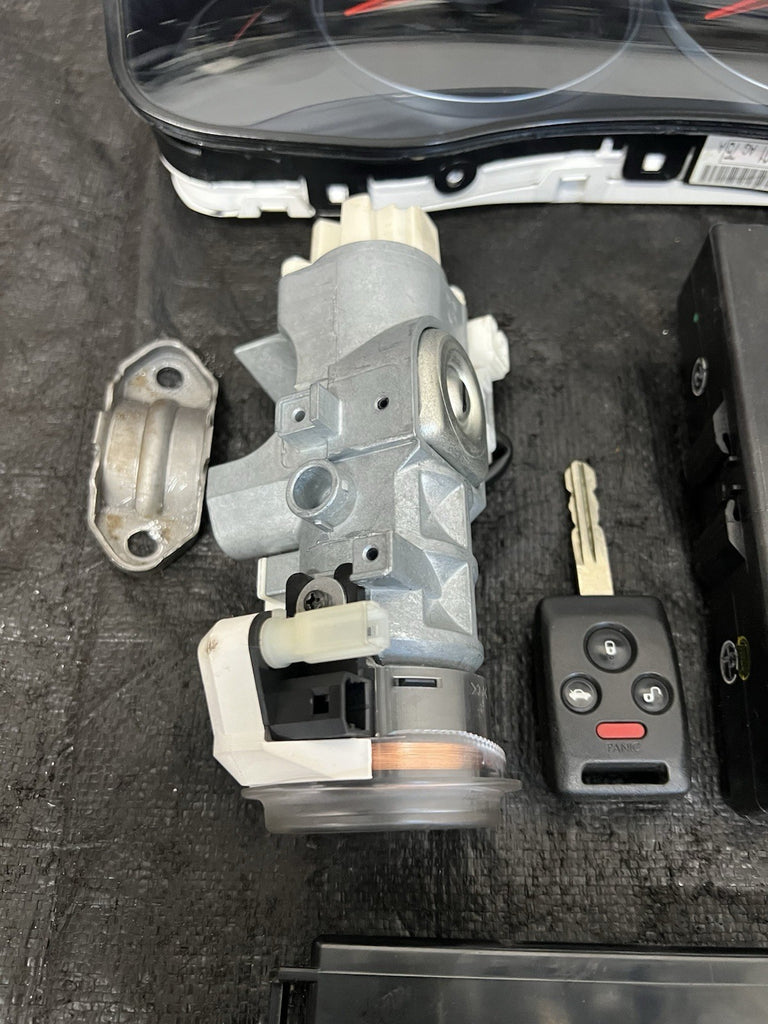 2008-2009 Subaru Legacy GT Spec B Cluster, ECU, Immobilizer & Key Fob #212661