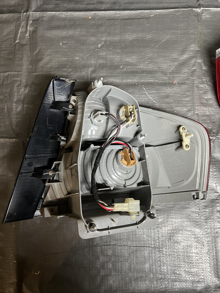 08-09 Subaru Legacy GT Taillights