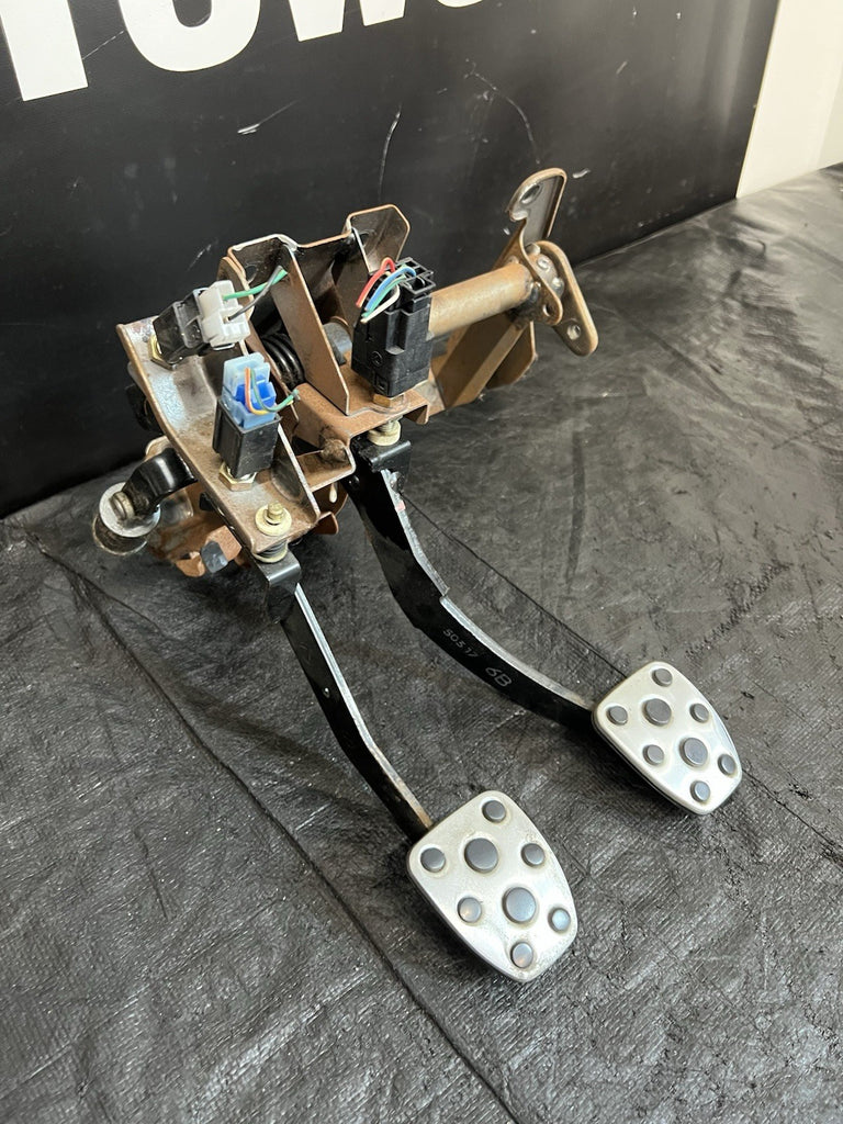 2004-2007 Subaru WRX STI Brake & Clutch Pedal Assembly #524656
