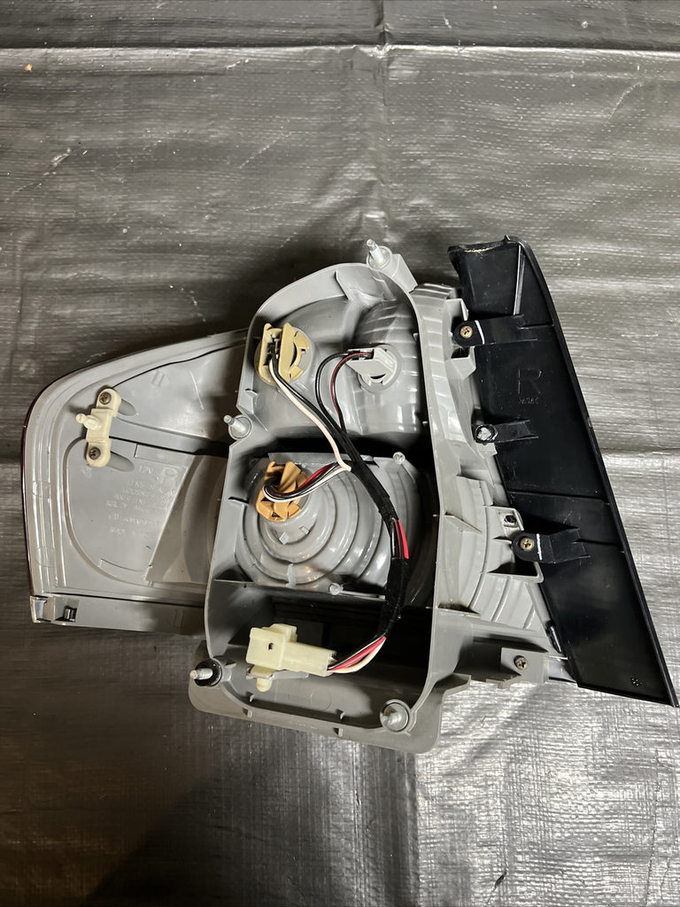08-09 Subaru Legacy GT Taillights