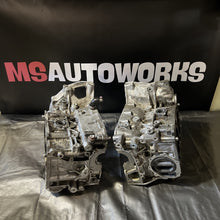 Load image into Gallery viewer, 04-21 SUBARU WRX STI OEM CASE HALVES BARE BLOCK SET 07 139k BLOCK ASSEMBLY STOCK