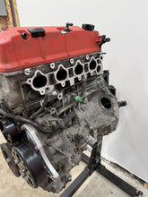 Load image into Gallery viewer, 2001 HONDA S2000 AP1 F20C 2.0L OEM ENGINE MOTOR LONGBLOCK ASSY 186K MILES