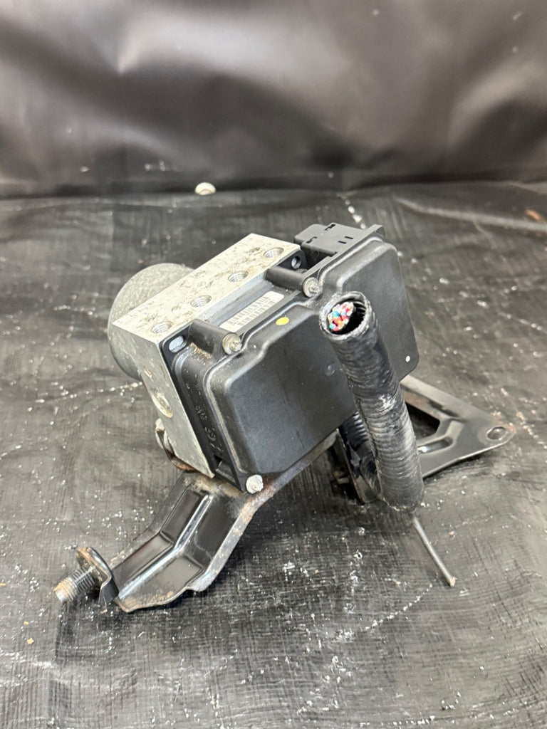 2005-2007 Subaru WRX STi ABS Pump Module With Bracket OEM 27534FE271 #525182