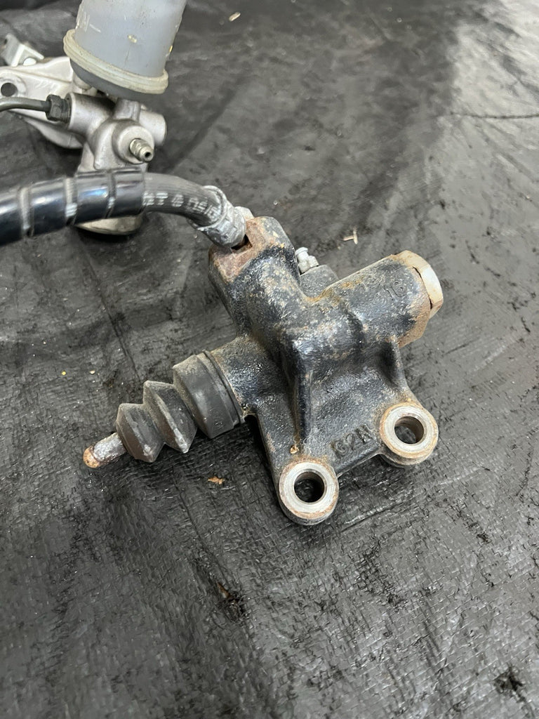 2008-2009 Subaru Legacy GT Clutch Master & Slave Cylinder Reservoir OEM #212661