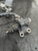 Load image into Gallery viewer, 2008-2009 Subaru Legacy GT Clutch Master &amp; Slave Cylinder Reservoir OEM #212661