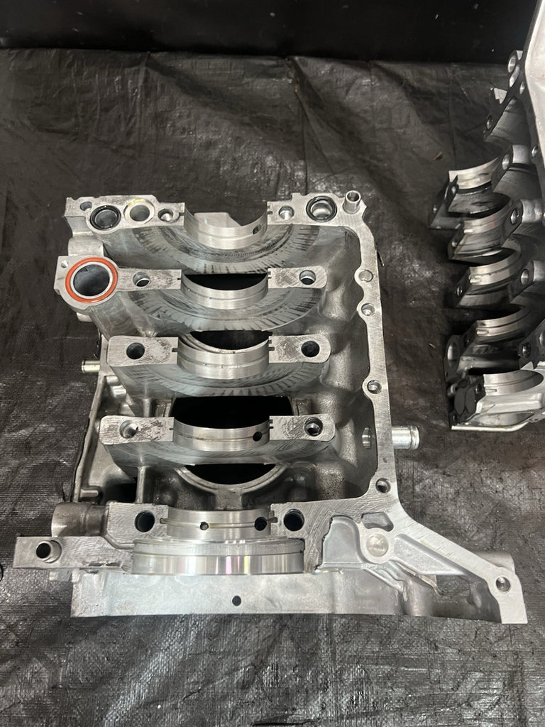 04-21 SUBARU WRX STI OEM CASE HALVES BARE BLOCK SET BLOCK ASSEMBLY STOCK #212661
