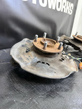Load image into Gallery viewer, 2000-2003 Honda S2000 S2K AP1 OEM Front Left &amp; Right Spindle Knuckle Bearing Hub