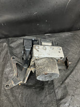 Load image into Gallery viewer, 2005 SUBARU IMPREZA WRX STI SEDAN OEM ABS BRAKE PUMP MODULE UNIT EJ257 #524656