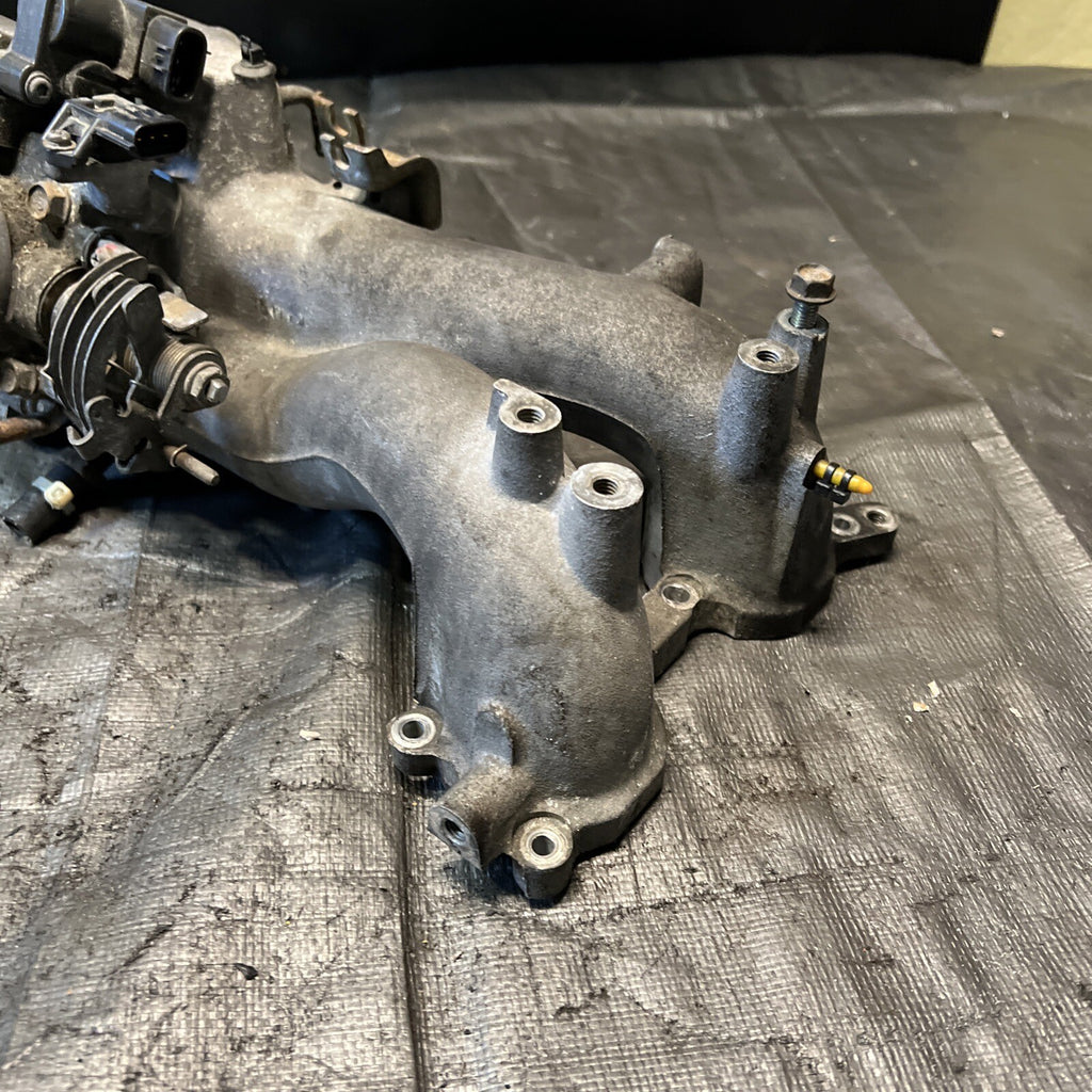 2004 2005 Subaru Impreza WRX Intake Manifold Assembly 2.0L OEM #518586