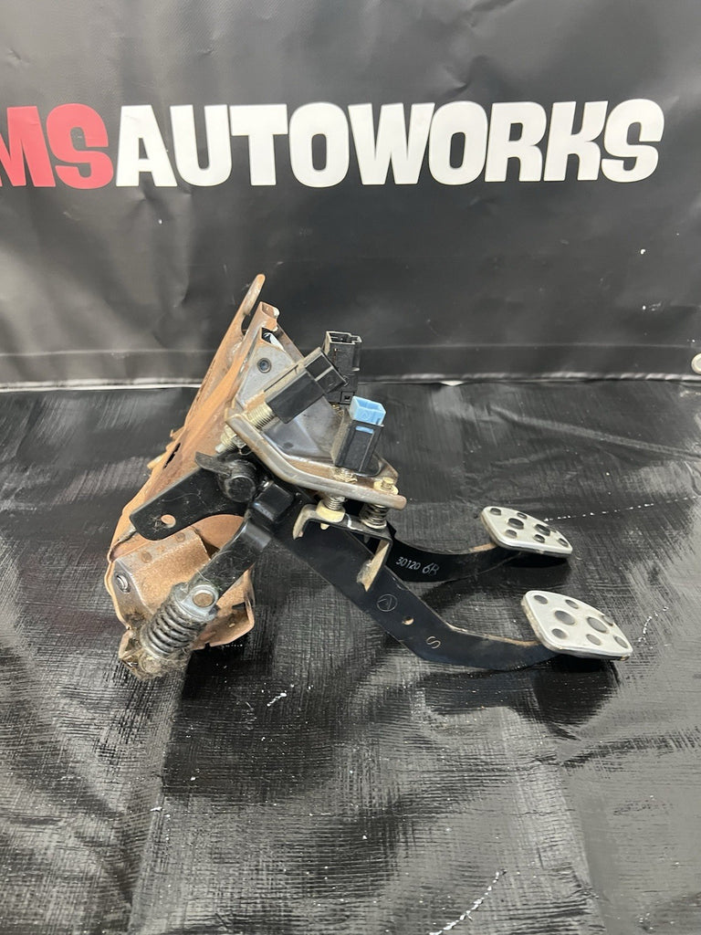 2004-2007 Subaru WRX STI Brake & Clutch Pedal Assembly #500989