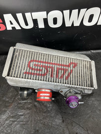 2004-2007 SUBARU WRX STI GD7 EJ257 OEM TMIC TOP MOUNT INTERCOOLER #500989