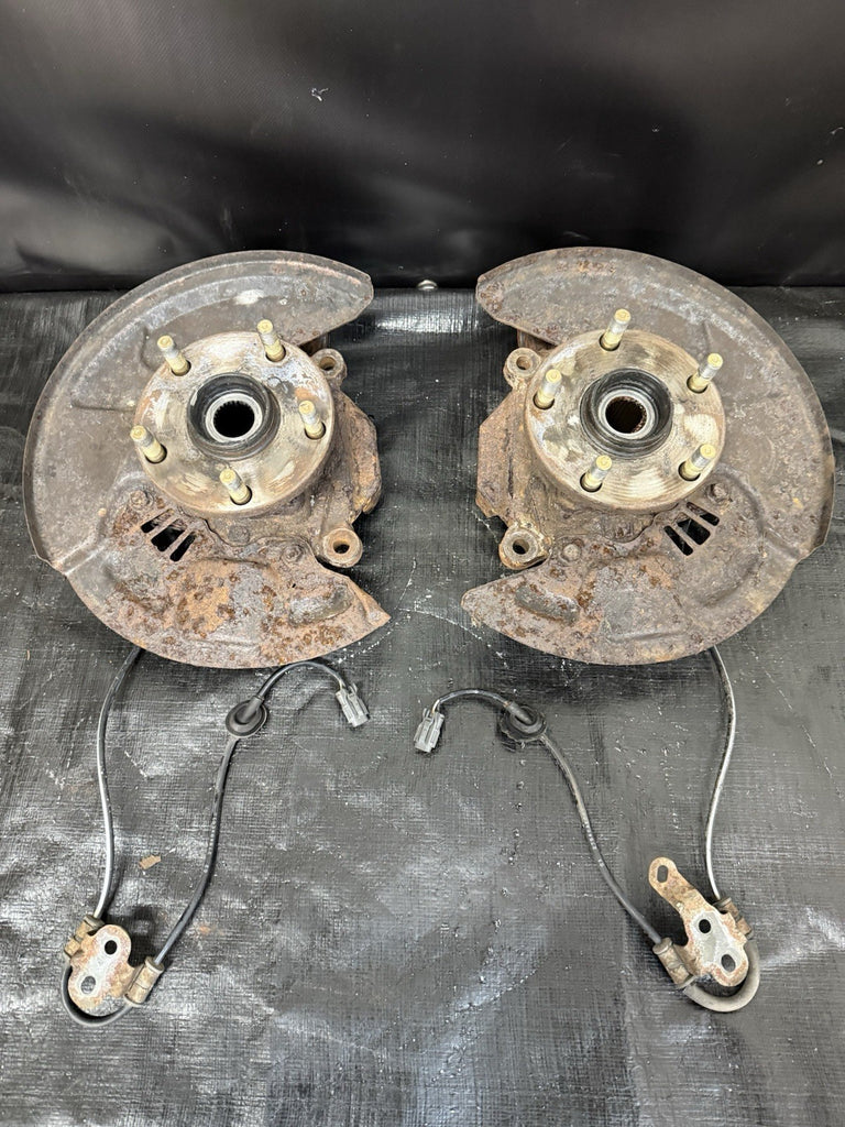 2005-2007 SUBARU WRX STI FRONT SPINDLES KNUCKLES HUBS PAIR 5x114.3 OEM #525182