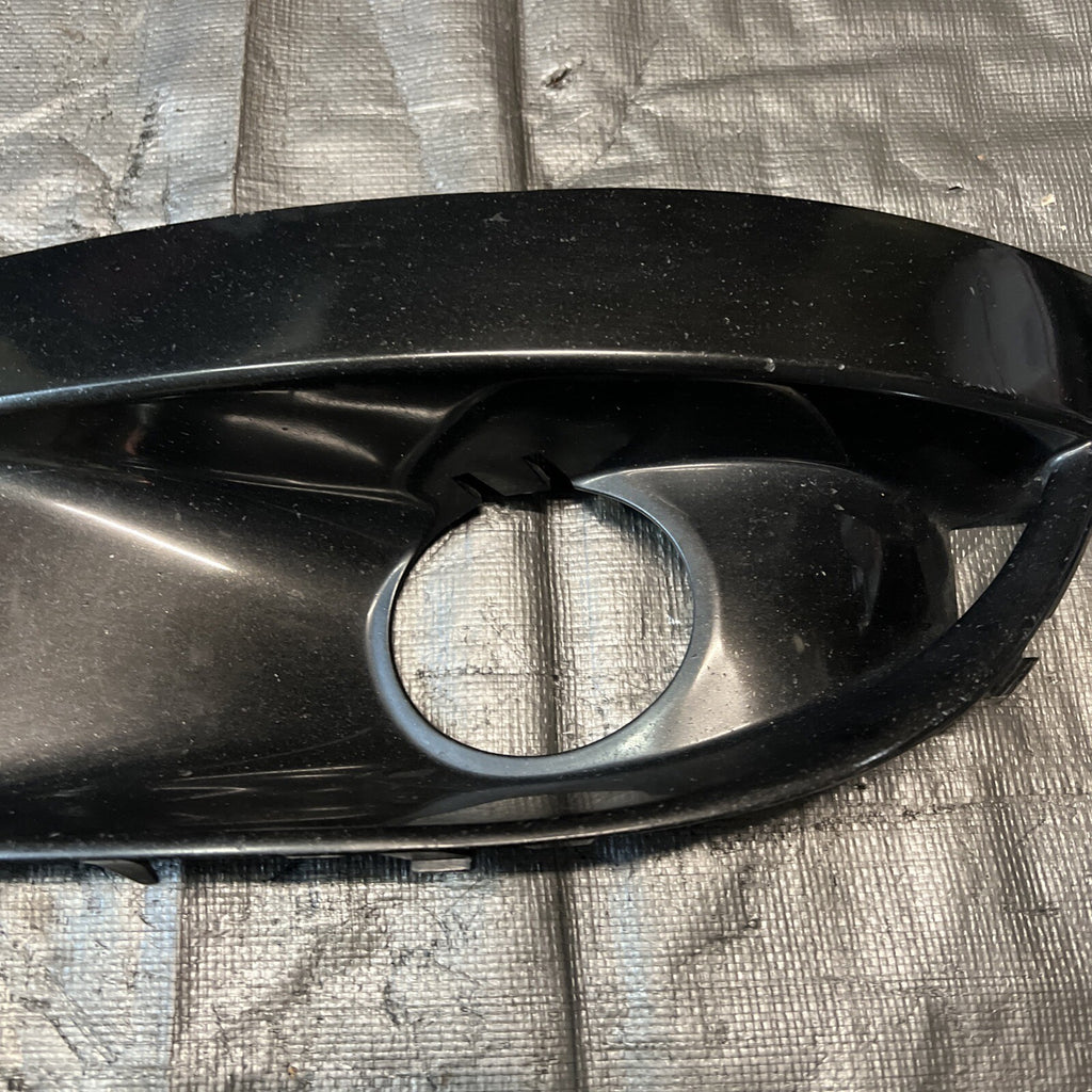 OEM 04-05 Subaru Impreza STi Fog Light Bezel Trim Pair Java Black USED #961