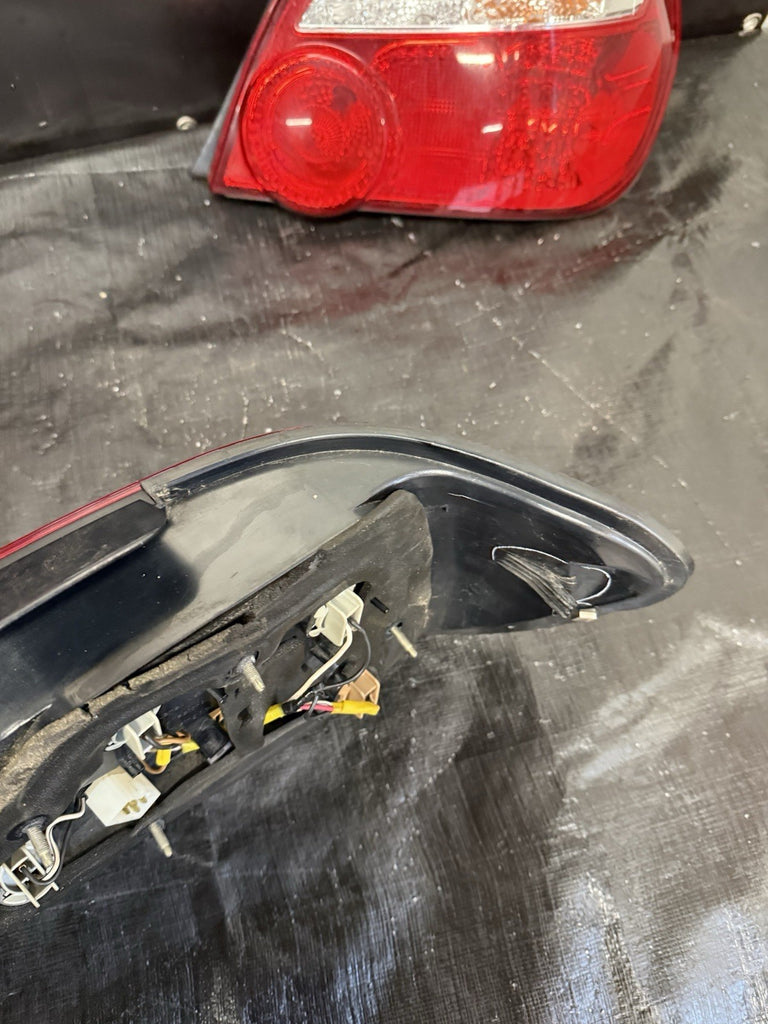 2004-2007 Subaru Impreza Tail Lights Sedan Set Pair WRX/STi Genuine #525182