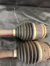 Load image into Gallery viewer, 2005-2007 SUBARU WRX STI OEM 6SPD LH RH FRONT AXLE SHAFT PAIR #525182