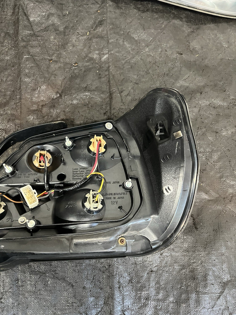 2004-2007 Subaru Impreza Tail Lights Sedan Set Pair WRX/STi Genuine #525182