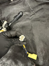 Load image into Gallery viewer, 2006-2007 SUBARU WRX &amp; STI STEERING ROLL CONNECTOR SRS CLOCKSPRING #525182