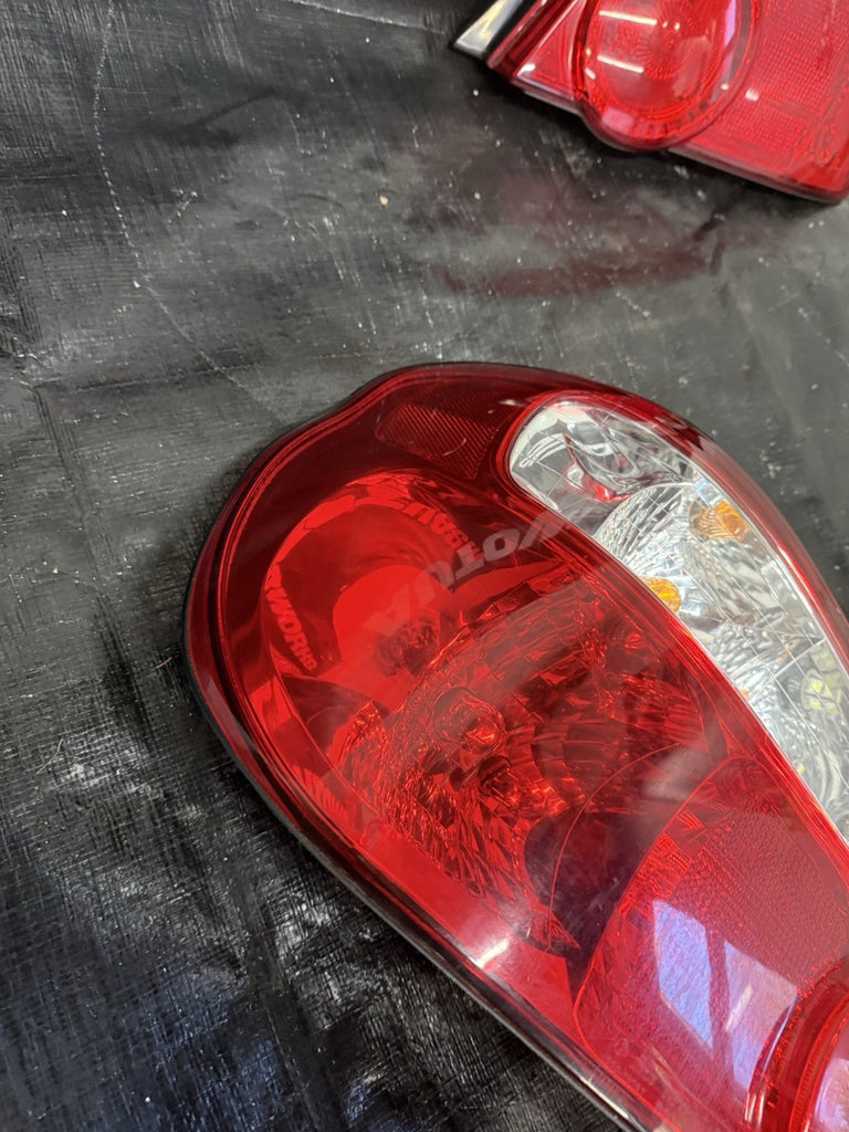 2004-2007 Subaru Impreza Tail Lights Sedan Set Pair WRX/STi Genuine #525182