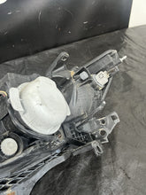 Load image into Gallery viewer, 2008-2009 Subaru Legacy Outback Passenger Right Headlight #212661