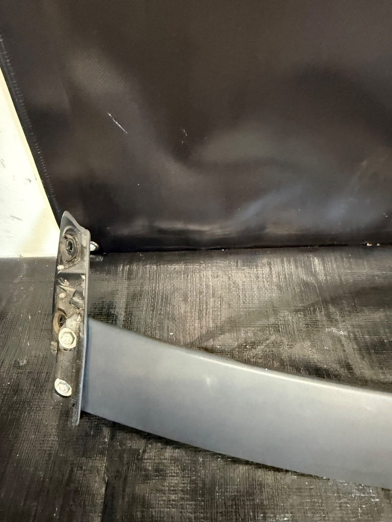 2006 SUBARU WRX STI EJ257 2.5L OEM REAR ROOF VANE SPOILER WING ASSY WRB #525182