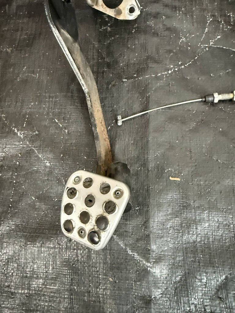 2000-2005 HONDA S2000 PEDAL SET GAS, BRAKE & CLUTCH PEDALS WITH ALL SENSORS OEM