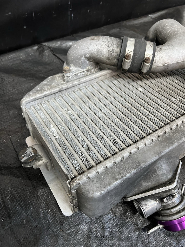 2004-2007 SUBARU WRX STI GD7 EJ257 OEM TMIC TOP MOUNT INTERCOOLER #500989