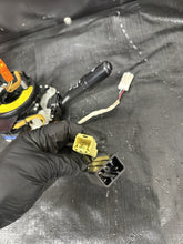 Load image into Gallery viewer, 2006-2007 SUBARU WRX &amp; STI STEERING ROLL CONNECTOR SRS CLOCKSPRING #525182