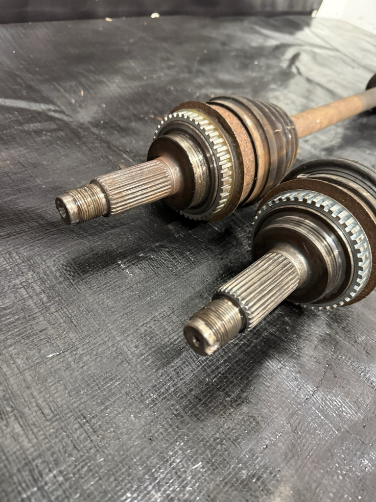 2004 SUBARU WRX STI OEM 6SPD LH RH FRONT AXLE AXLES SHAFT PAIR #500989