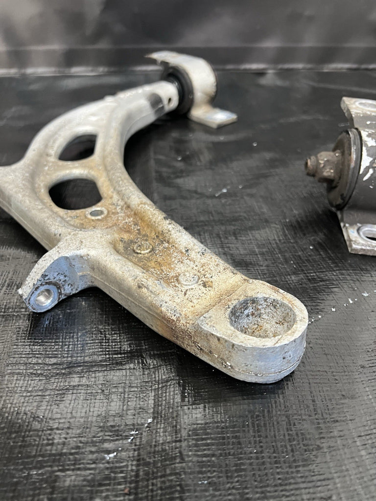 04-07 SUBARU WRX STI OEM FRONT LOWER ALUMINUM CONTROL ARMS PAIR #500989