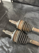 Load image into Gallery viewer, 2004 SUBARU WRX STI OEM 6SPD LH RH FRONT AXLE AXLES SHAFT PAIR #500989