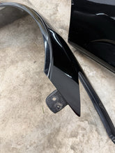 Load image into Gallery viewer, 2000-2009 HONDA S2000 AP1 AP2 F20C F22C OEM LH DRIVER SIDE FENDER ASSY