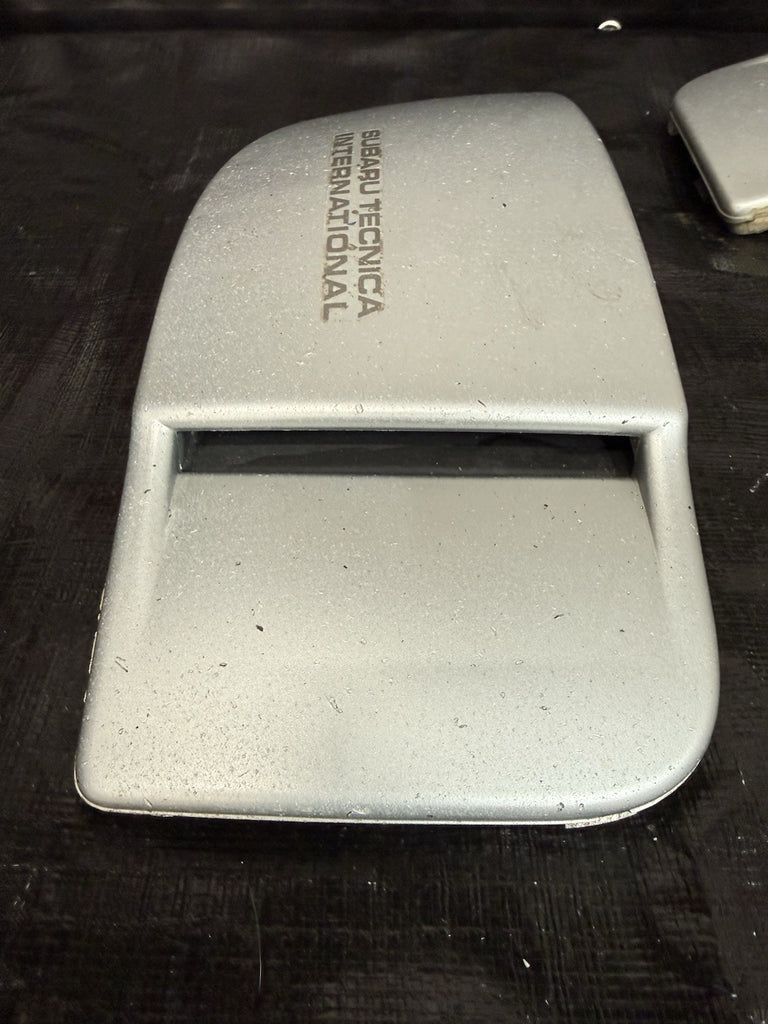2004-2005 SUBARU WRX STI FOG LIGHT COVERS OEM PLATINUM SILVER METALLIC #524656