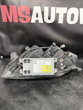 Load image into Gallery viewer, 2000-2003 Honda S2000 AP1 OEM Xenon/HID Headlight Left &amp; Right Set Pair