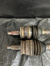 Load image into Gallery viewer, 2005-2007 SUBARU WRX STI OEM 6SPD LH RH FRONT AXLE SHAFT PAIR #524656