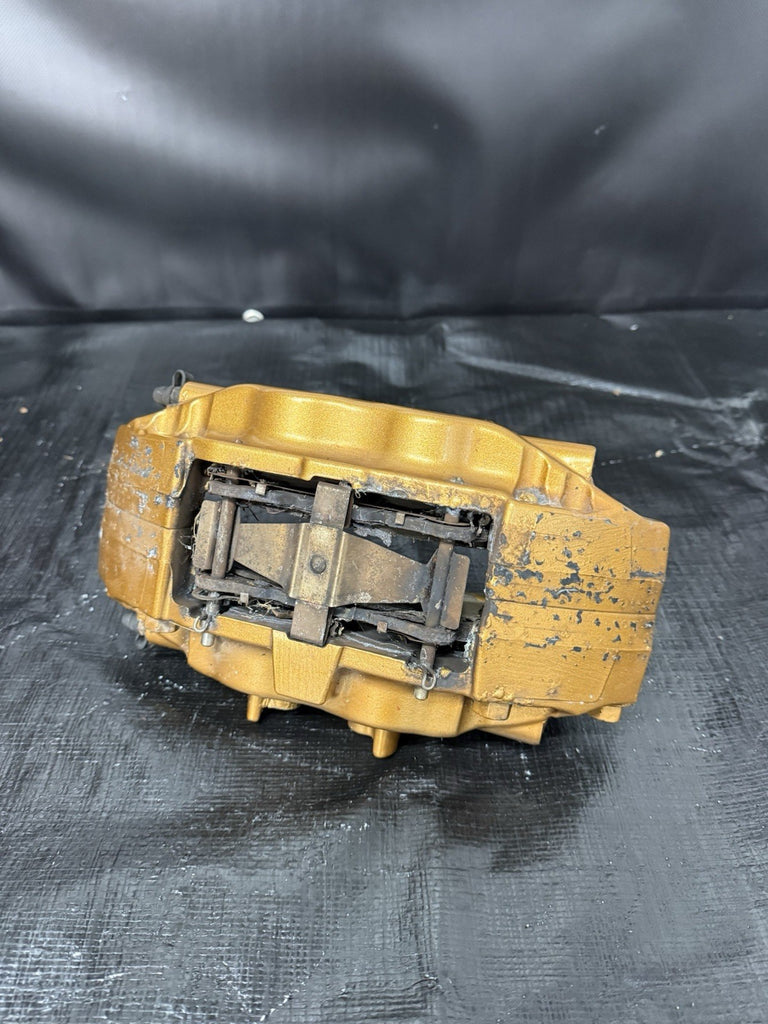 2004-2007 Subaru WRX STI Front RH Brembo Brake Caliper Passenger OEM #525182