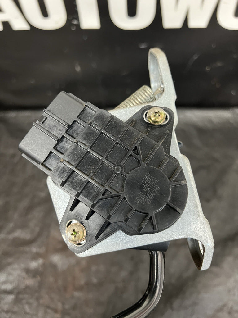2004-2006 SUBARU WRX STI ACCELERATOR GAS PEDAL ASSEMBLY OEM 36010FE020 #511324