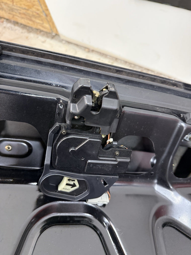 2000-2009 HONDA S2000 TRUNK REAR DECK LID TAIL GATE HATCH LATCH OEM FACTORY