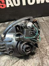 Load image into Gallery viewer, 2002-2003 Subaru Impreza Right Passenger RH Side Headlight Aftermarket #506192