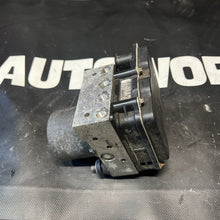 Load image into Gallery viewer, 2009 SUBARU IMPREZA WRX WAGON OEM ABS BRAKE PUMP MODULE UNIT