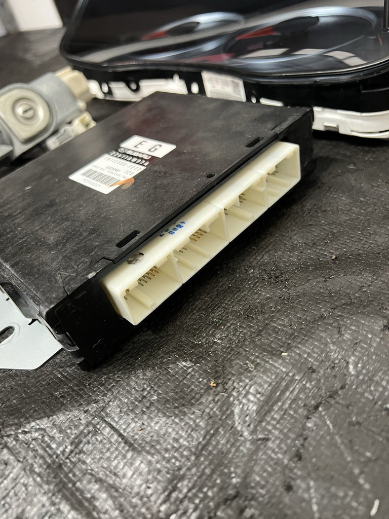 2008-2009 Subaru Legacy GT Spec B Cluster, ECU, Immobilizer & Key Fob #212661
