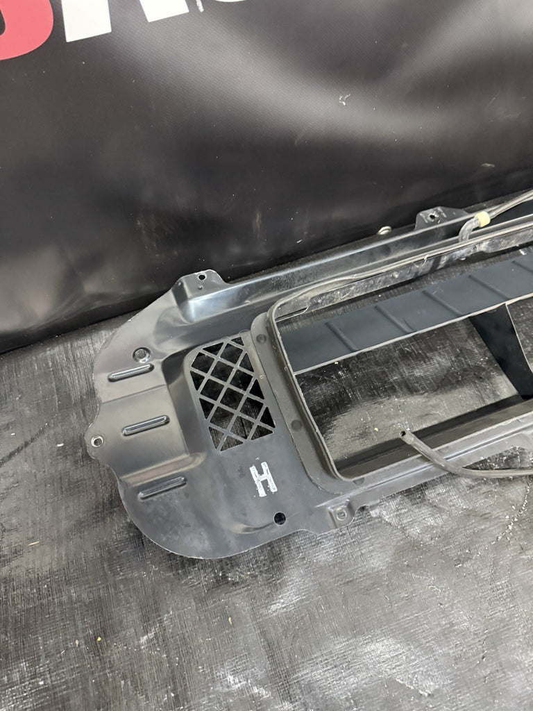 2006-2007 Subaru WRX STi Intercooler Spray Hood Scoop Splitter OEM #525182