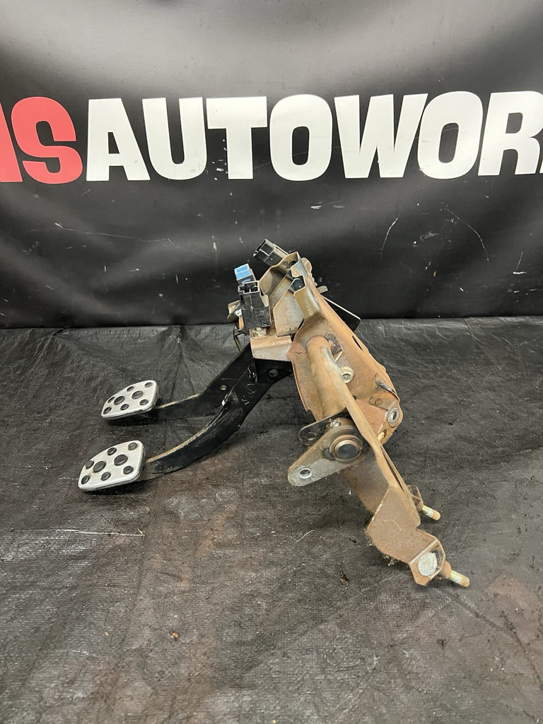 2004-2007 Subaru WRX STI Brake & Clutch Pedal Assembly #518682
