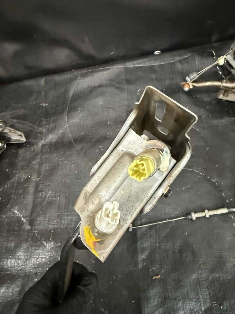 2000-2005 HONDA S2000 PEDAL SET GAS, BRAKE & CLUTCH PEDALS WITH ALL SENSORS OEM