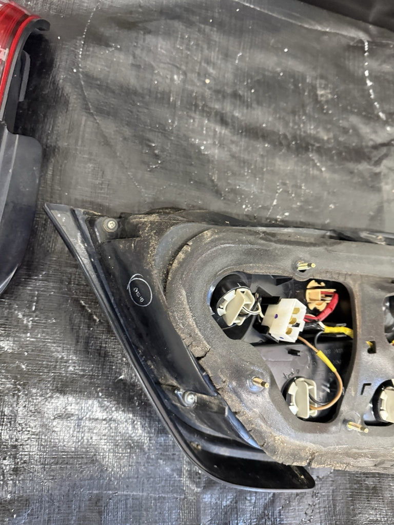 2004-2007 Subaru Impreza Tail Lights Sedan Set Pair WRX/STi Genuine #525182