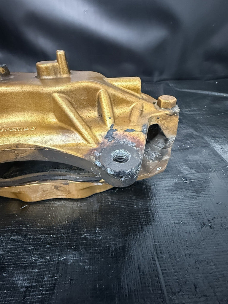 2004-2007 Subaru WRX STI Front RH Brembo Brake Caliper Passenger OEM #525182 2